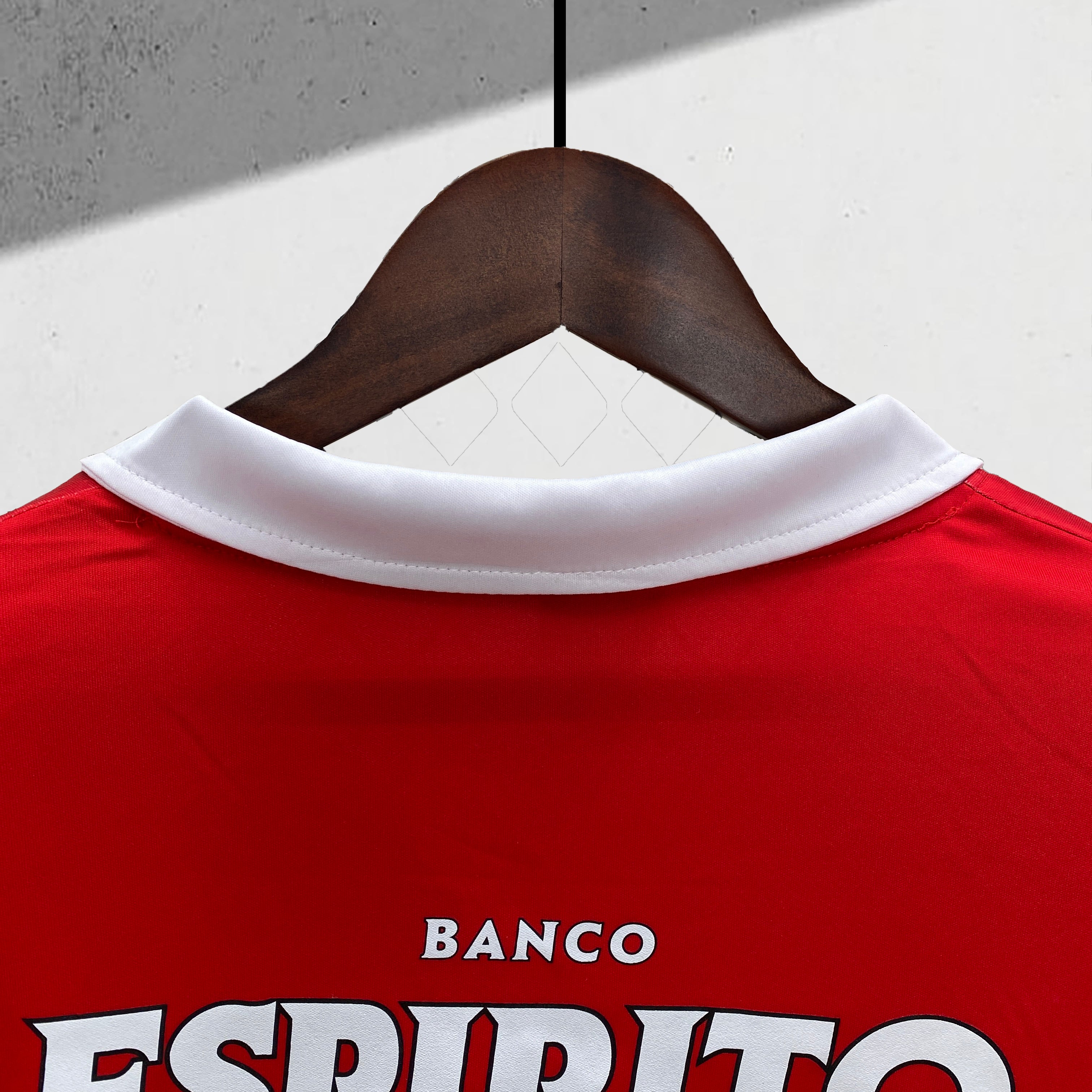 Benfica 2004–2005 Hjemmedrakt