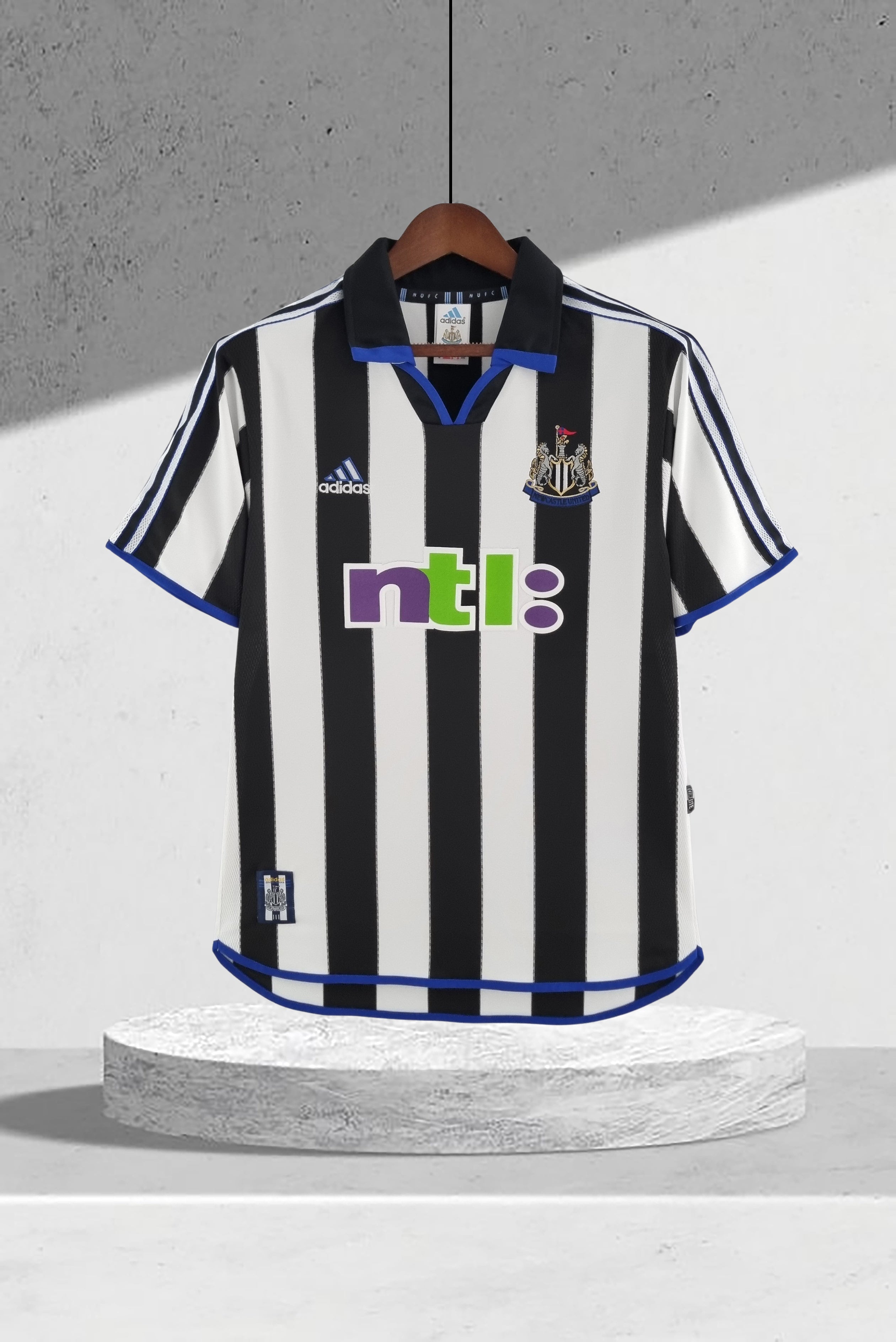 Newcastle United 2000–2001 Hjemmedrakt
