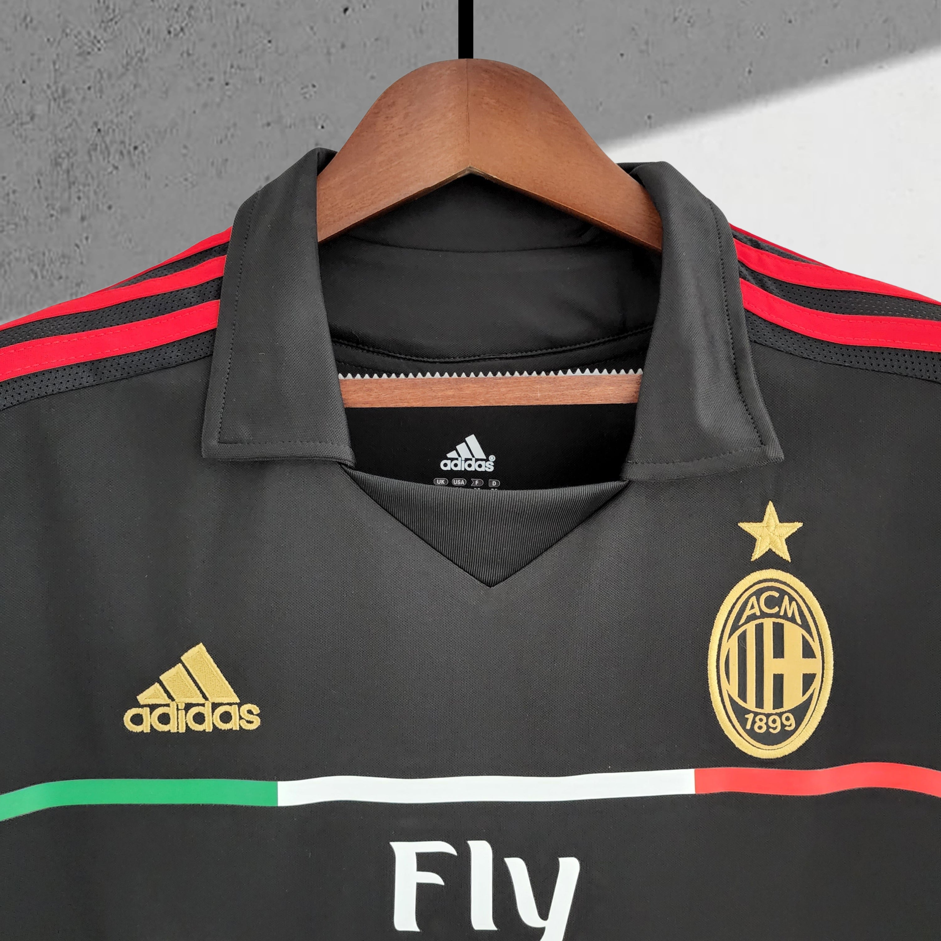 AC Milan 2011–2012 Tredjedrakt