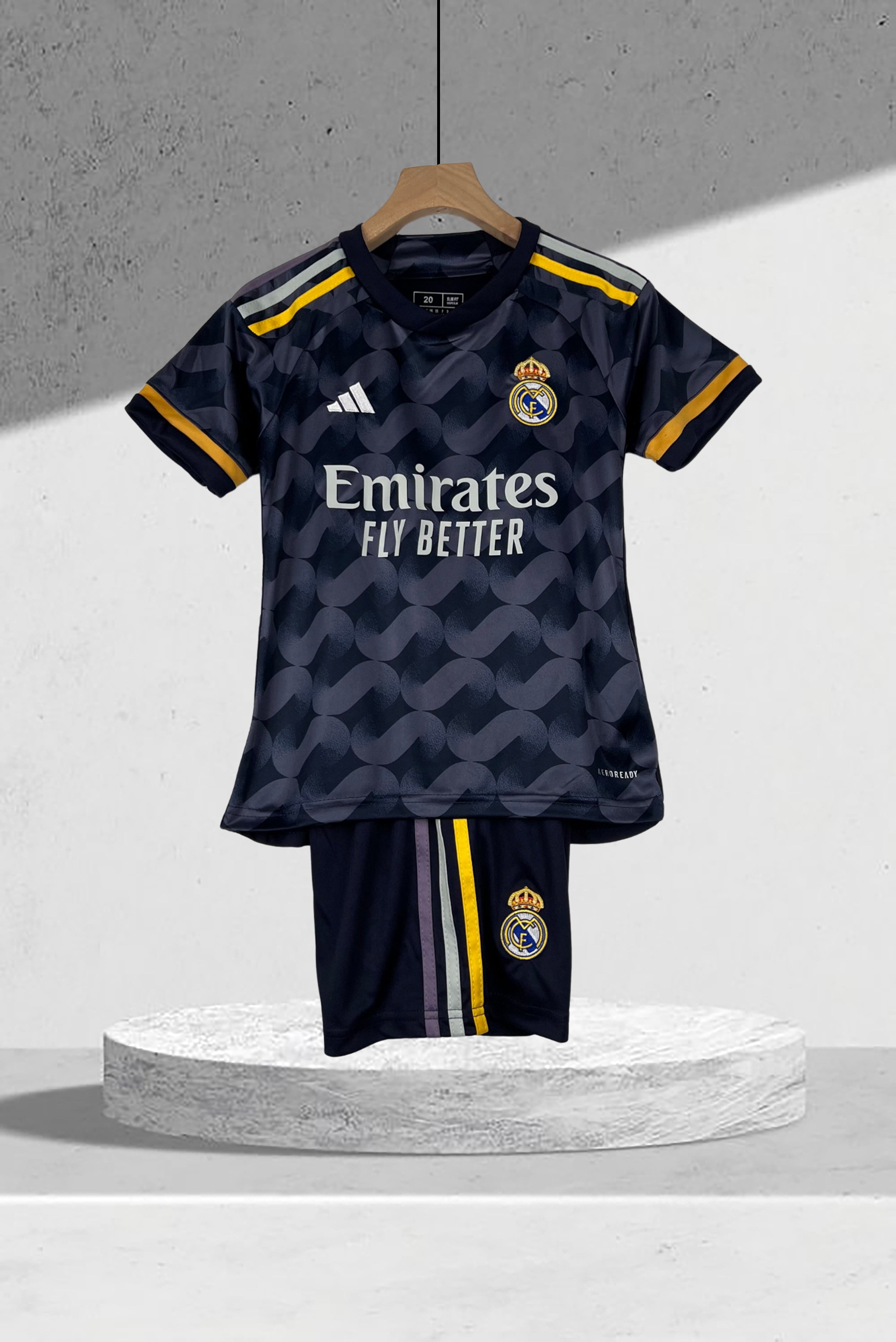 Real Madrid 2023–2024 Bortedrakt Mini-Kit Barn