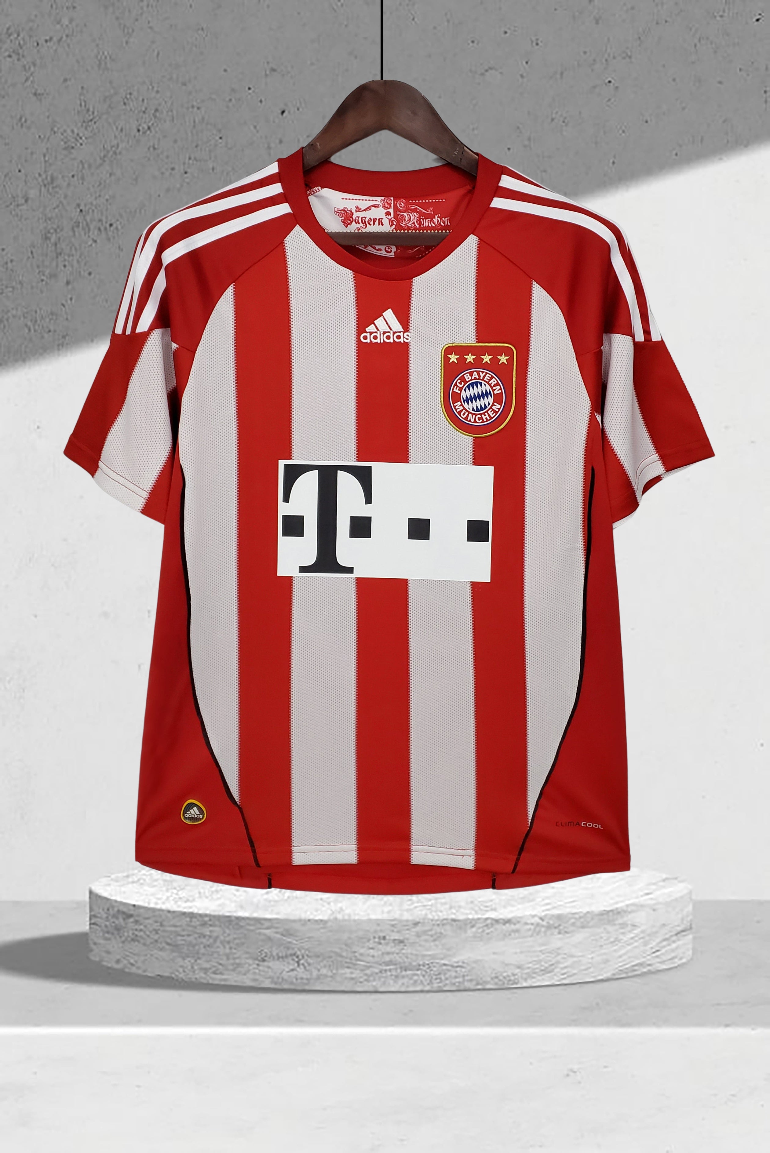Bayern München 2010–2011 Hjemmedrakt