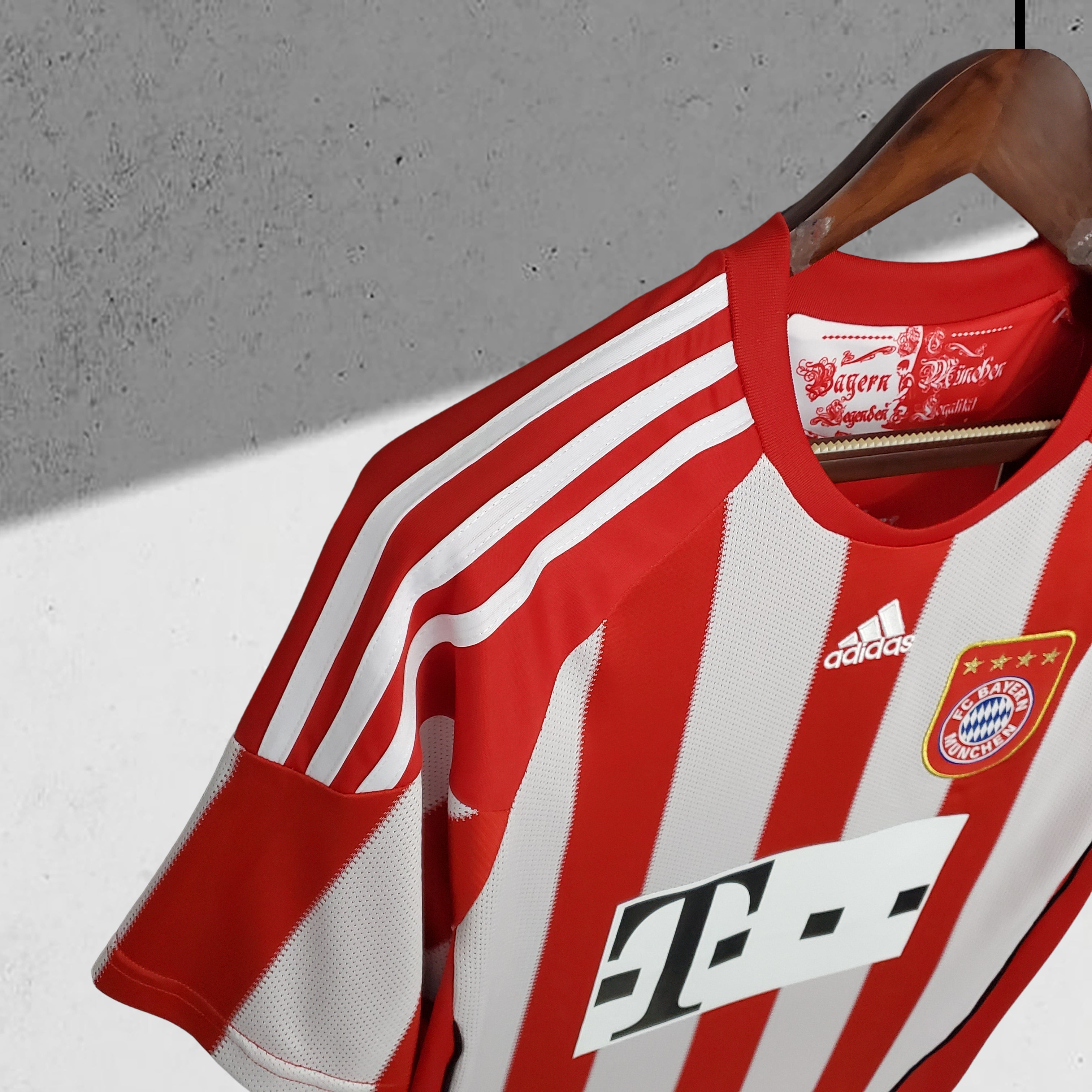 Bayern München 2010–2011 Hjemmedrakt