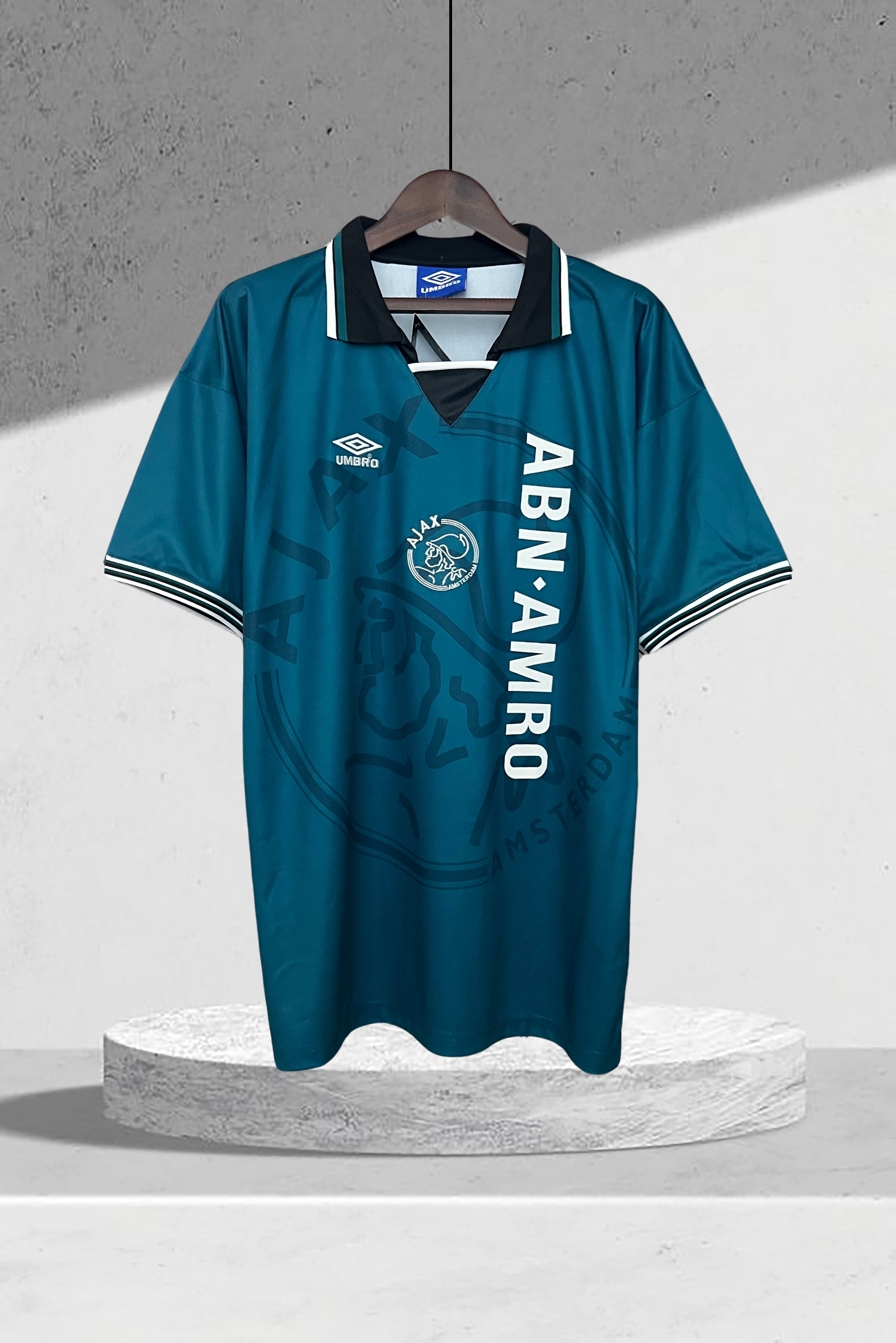 Ajax 1995–1996 Bortedrakt