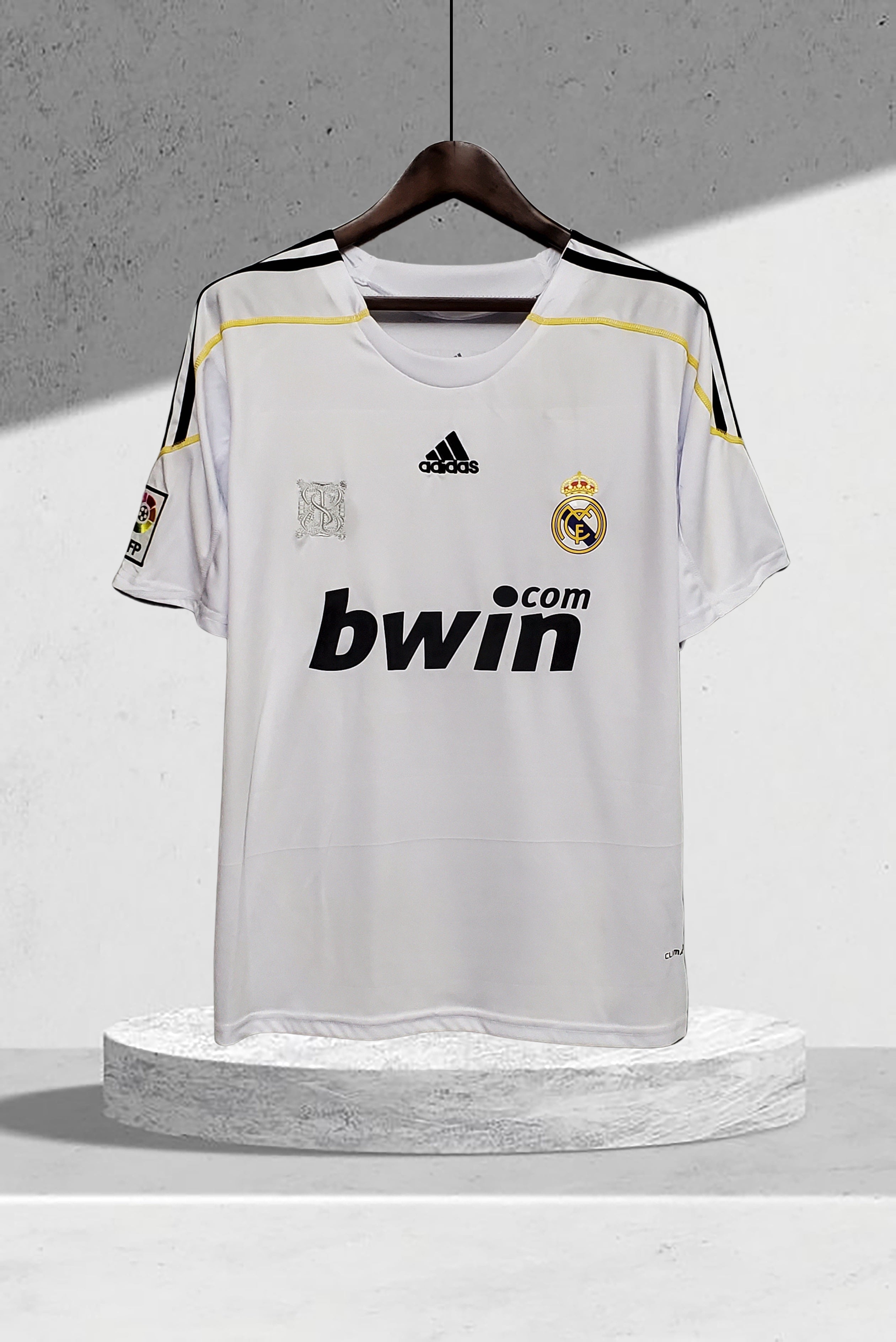 Real Madrid 2009–2010 Hjemmedrakt