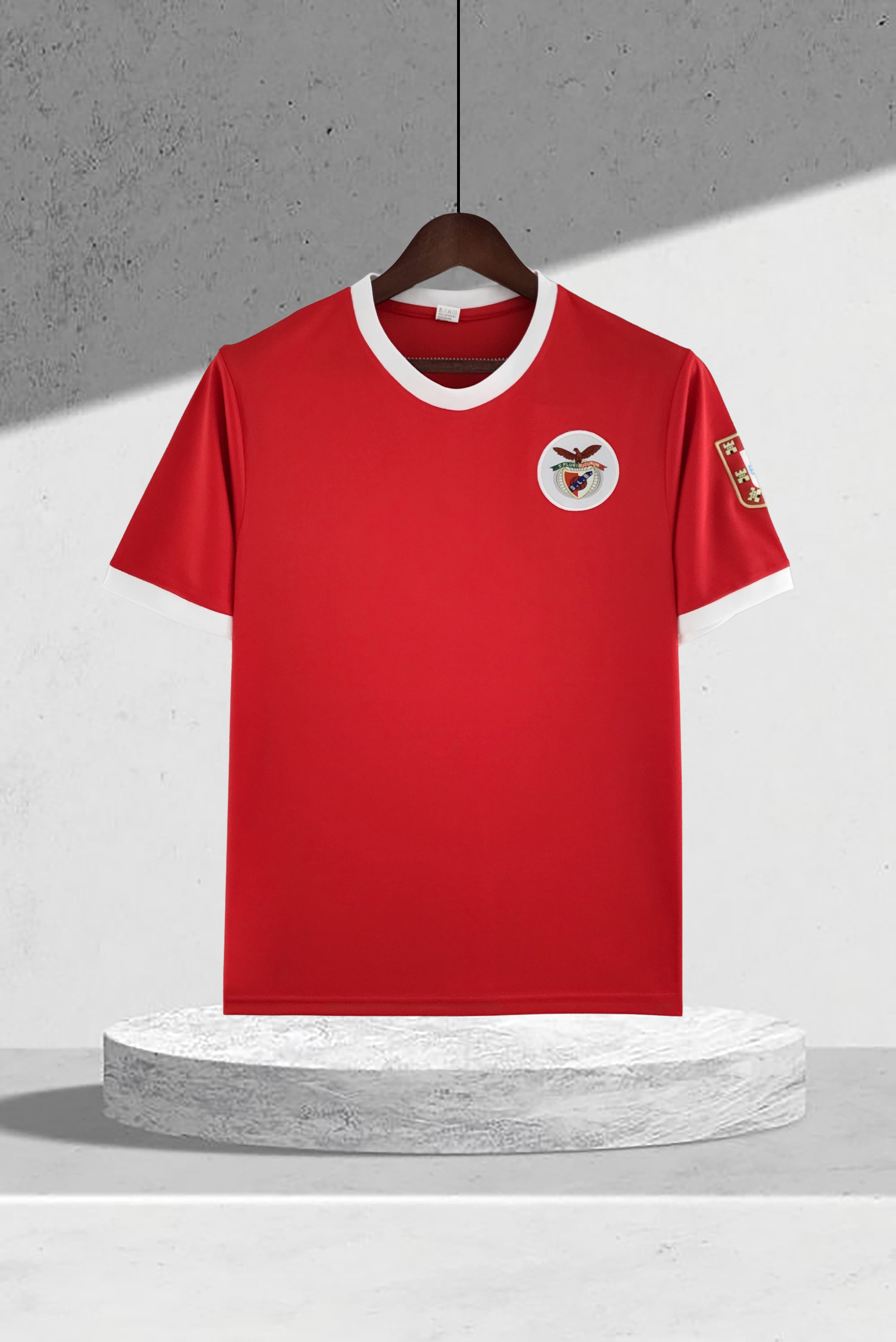 Benfica 1973–1974 Hjemmedrakt