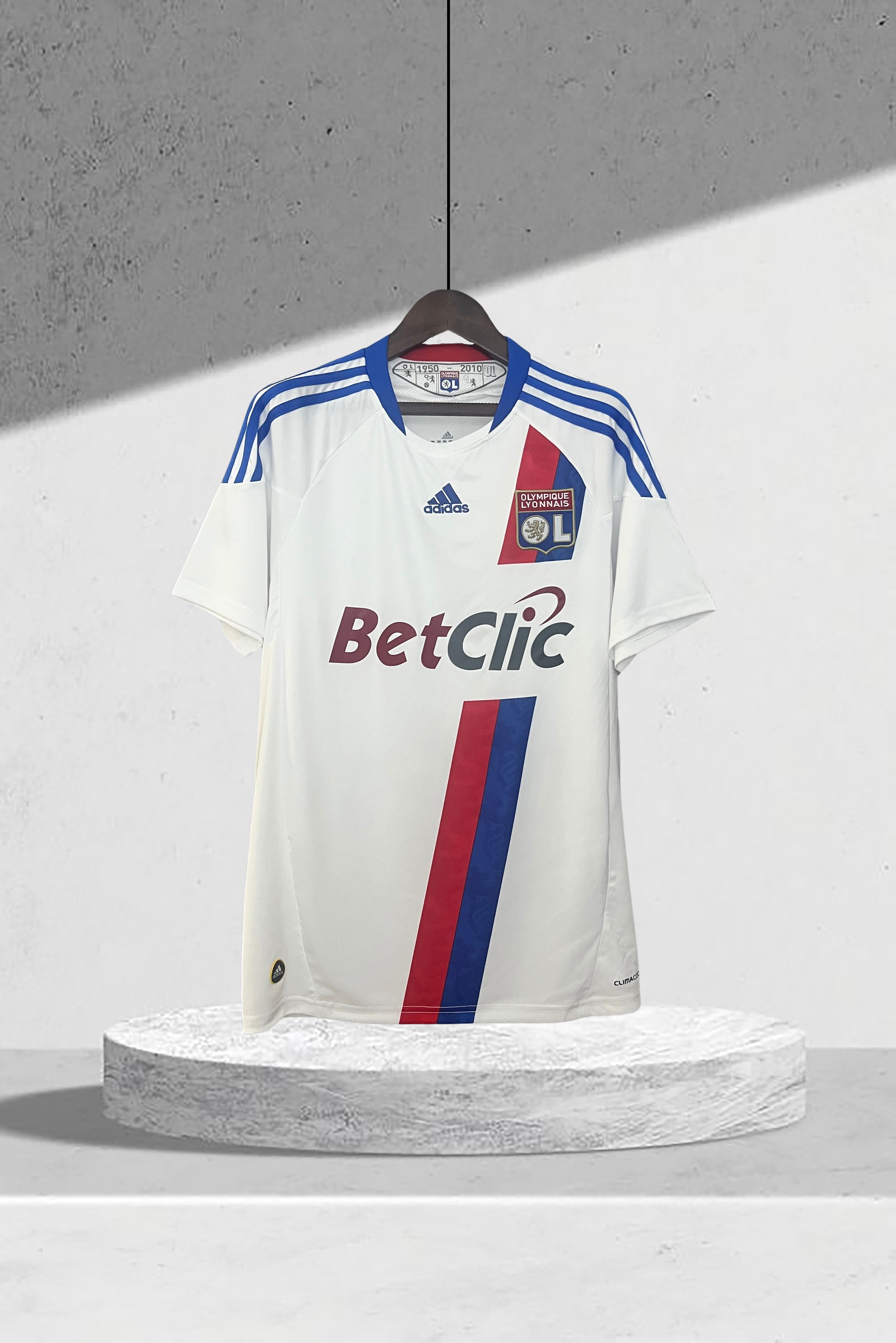 Olympique Lyonnais 2010–2011 Hjemmedrakt