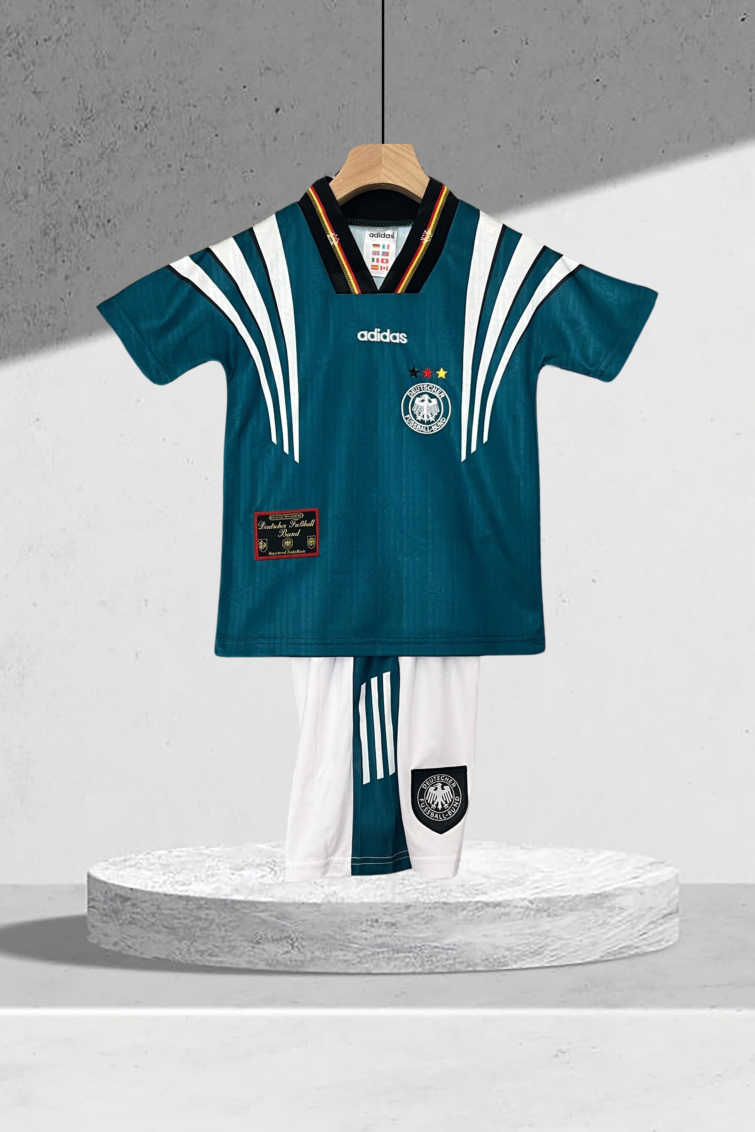 Tyskland 1996 Hjemmedrakt Mini-Kit Barn