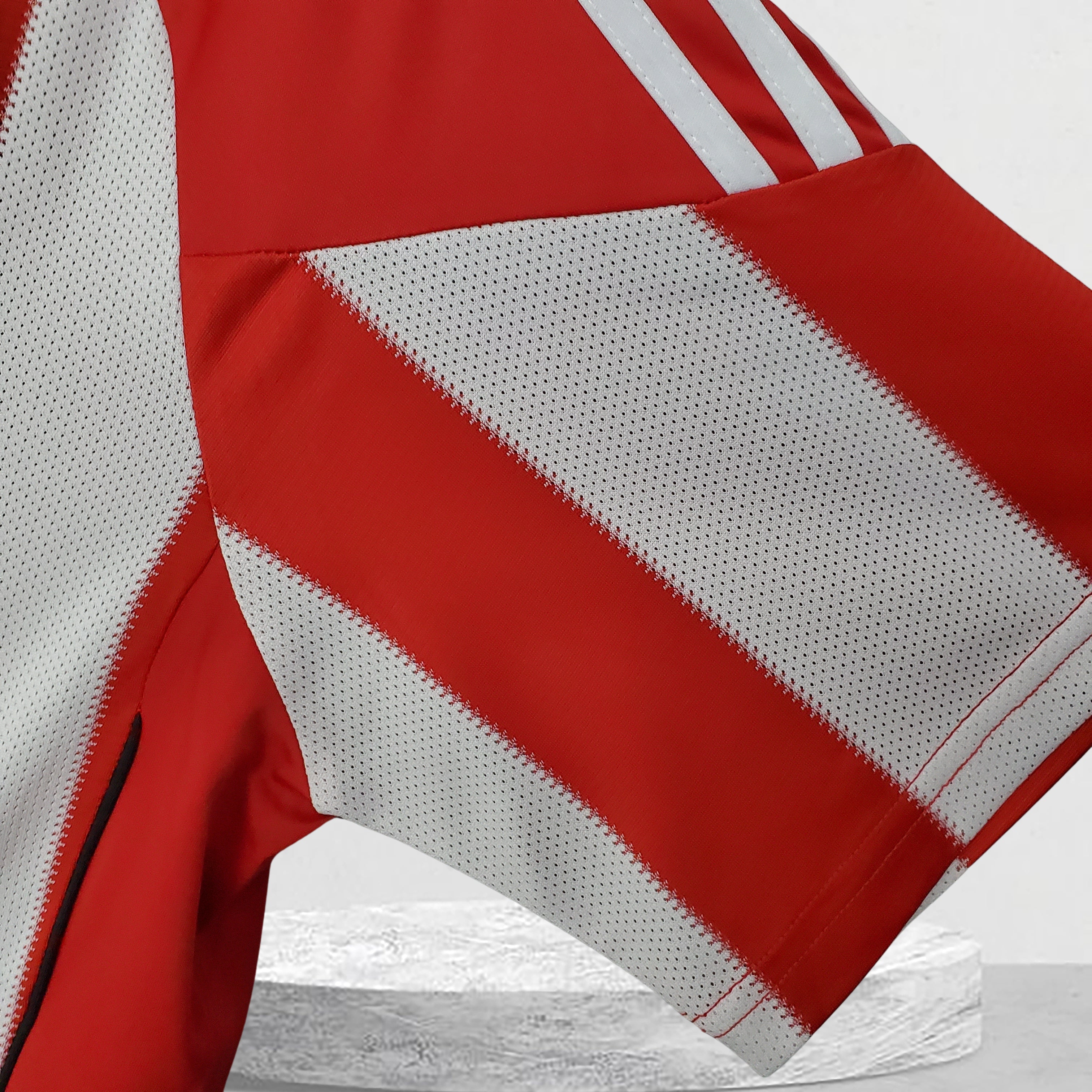Bayern München 2010–2011 Hjemmedrakt