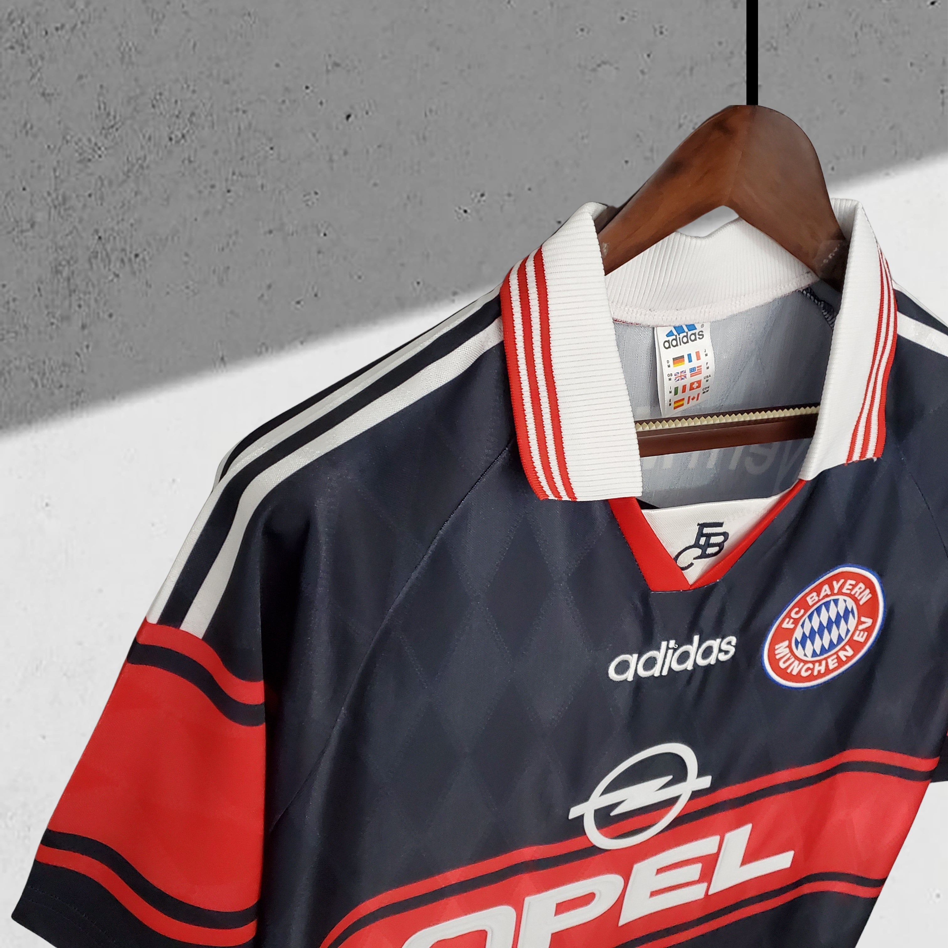 Bayern München 1998–1999 Hjemmedrakt