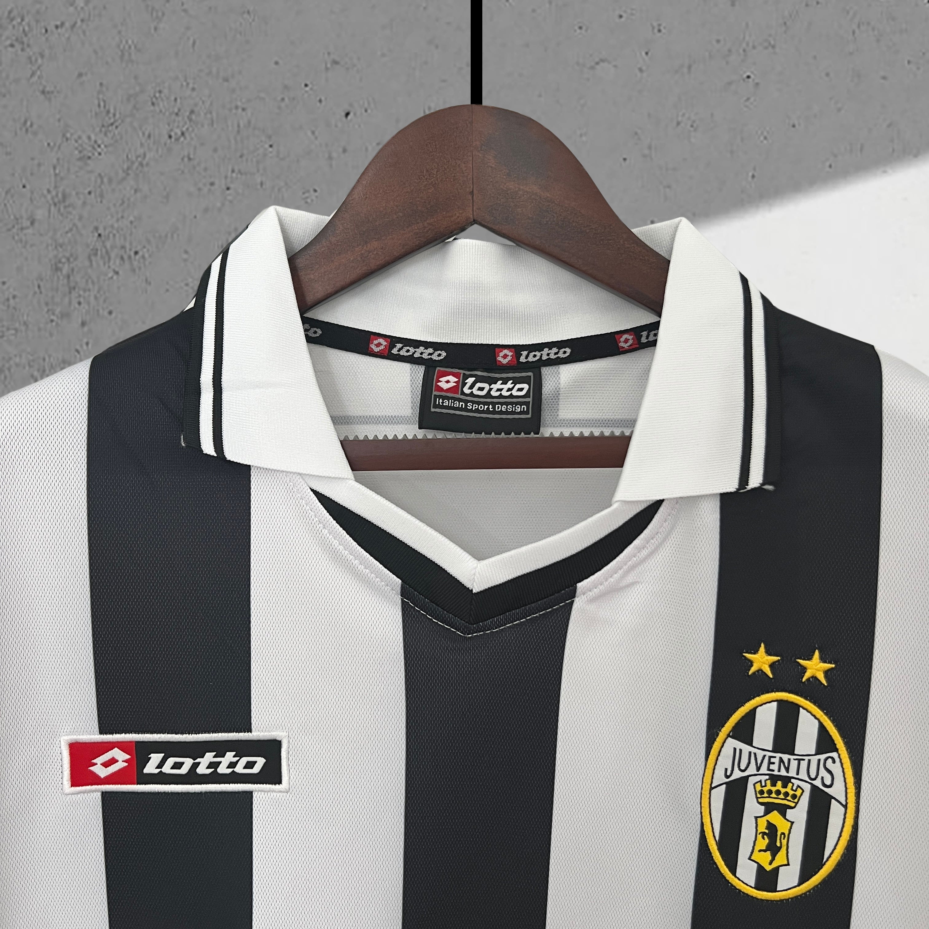Juventus 2001–2002 Hjemmedrakt
