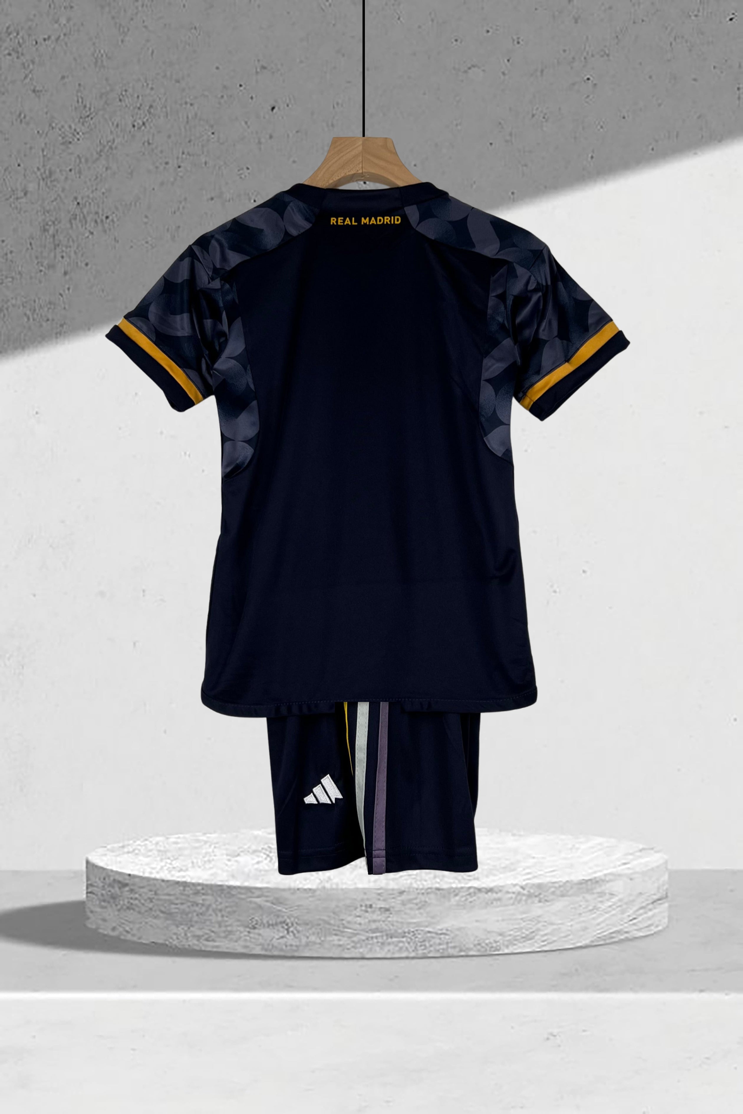 Real Madrid 2023–2024 Bortedrakt Mini-Kit Barn